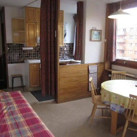 Apartment 2 Personnes Proche Pistes Avec Balcon - Animaux Admis - Fr-1-351-48 *